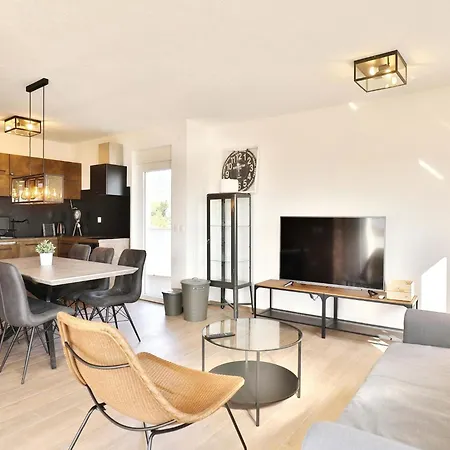 Luxury Sea View & Private Terraces